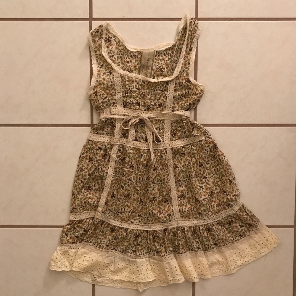 Floral petite dress/tunic with lace
